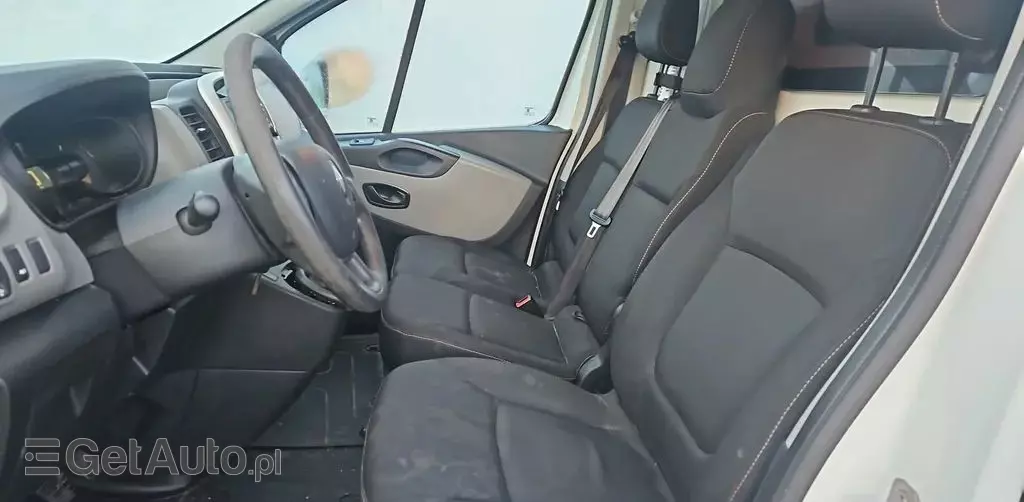RENAULT Trafic 