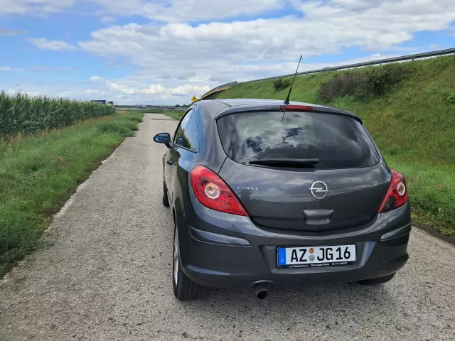 OPEL Corsa Edition 150