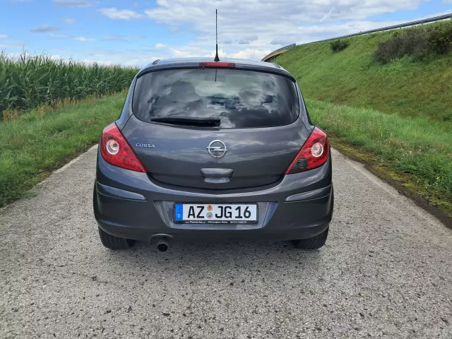 OPEL Corsa Edition 150