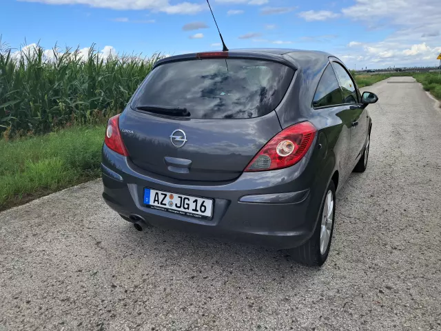 OPEL Corsa Edition 150