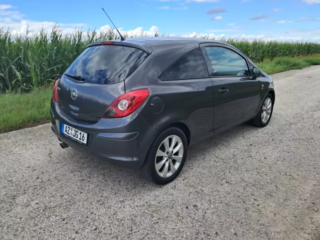 OPEL Corsa Edition 150