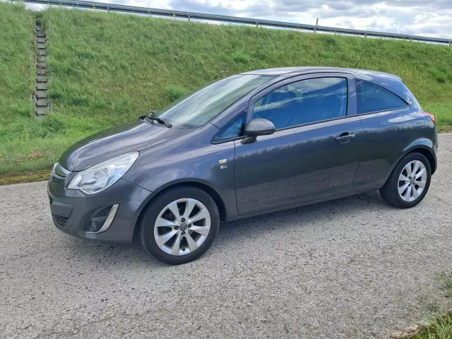 OPEL Corsa Edition 150