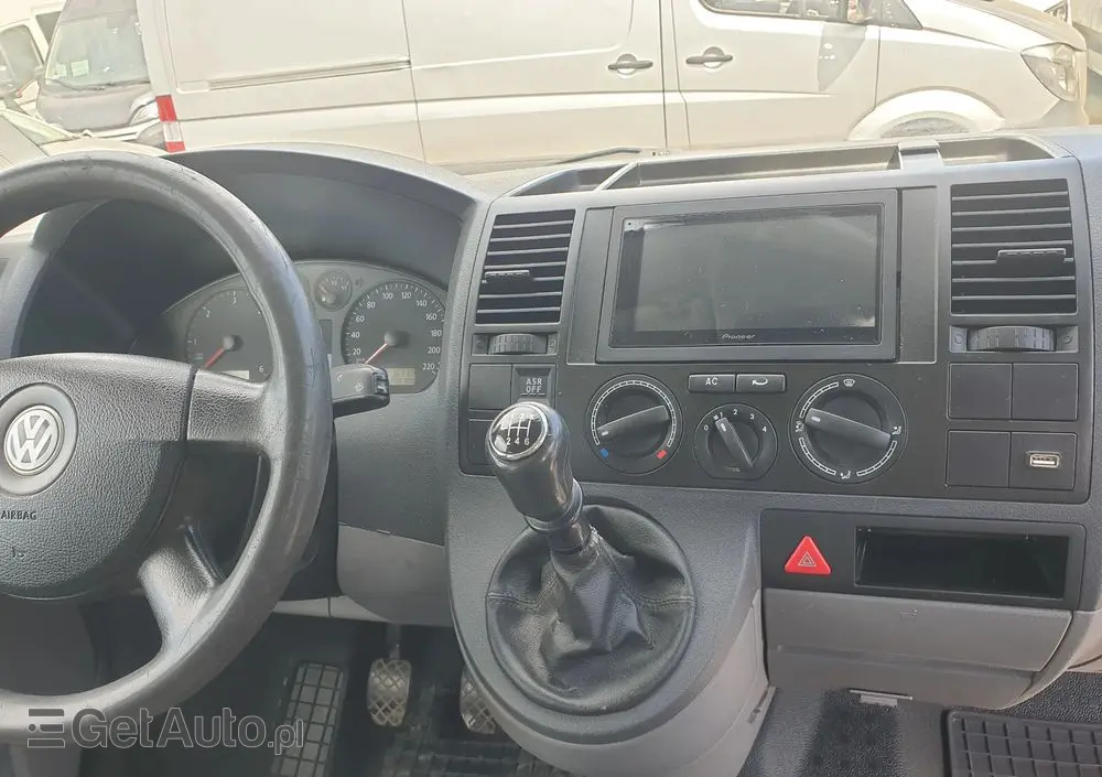 VOLKSWAGEN T5 