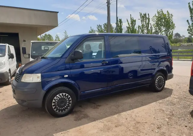 VOLKSWAGEN T5 
