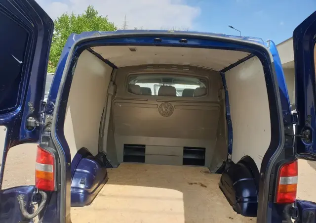 VOLKSWAGEN T5 