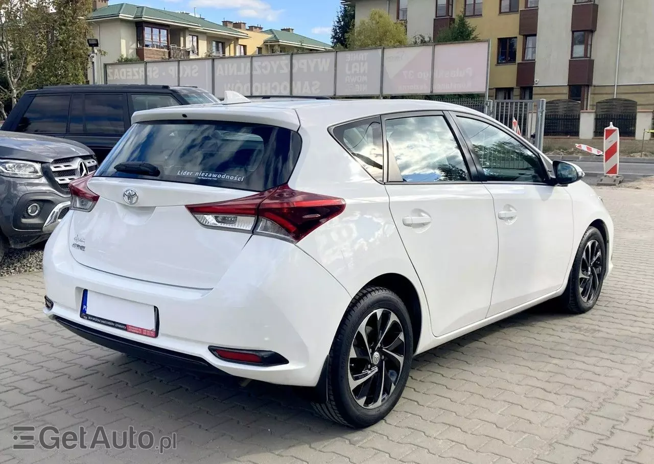 TOYOTA Auris 1.4 D-4D Active
