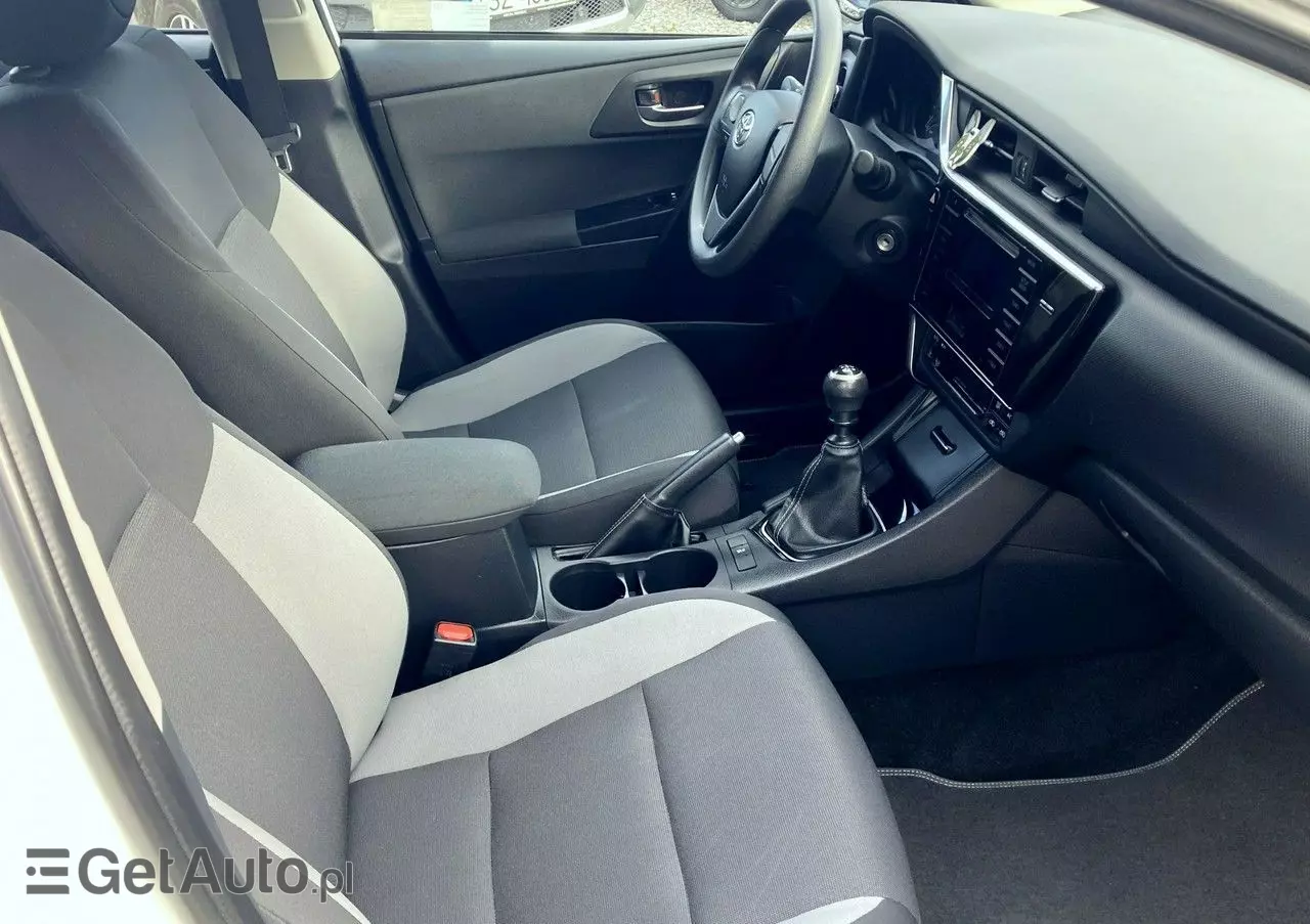 TOYOTA Auris 1.4 D-4D Active