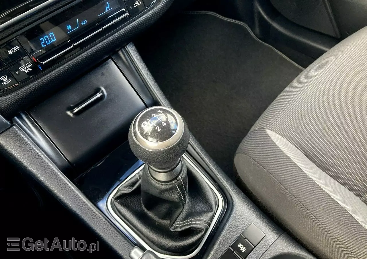 TOYOTA Auris 1.4 D-4D Active