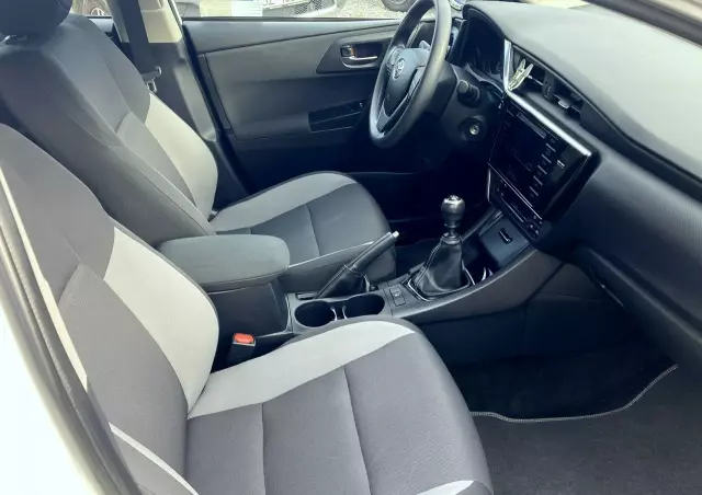 TOYOTA Auris 1.4 D-4D Active