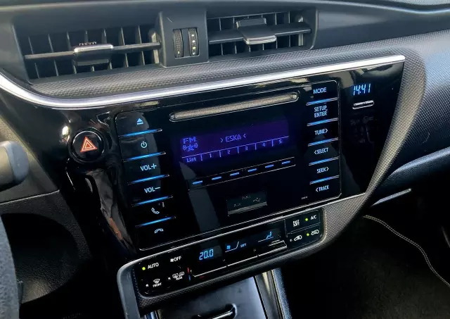 TOYOTA Auris 1.4 D-4D Active