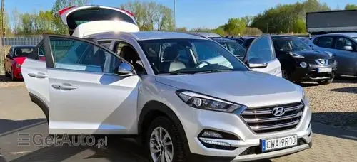 HYUNDAI Tucson 