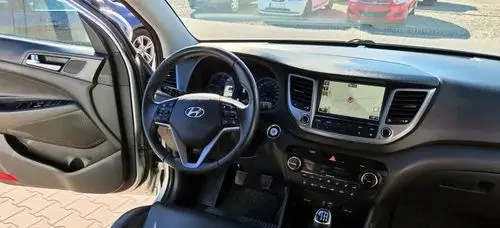 HYUNDAI Tucson 