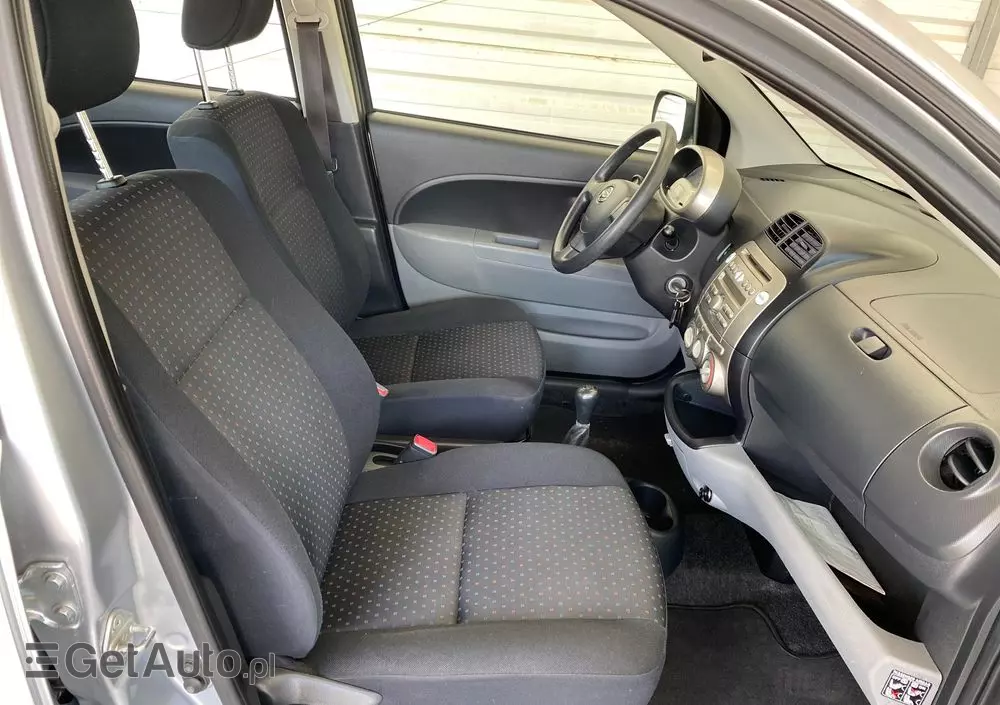 DAIHATSU Sirion 1.0