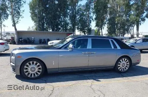 ROLLS-ROYCE Phantom 