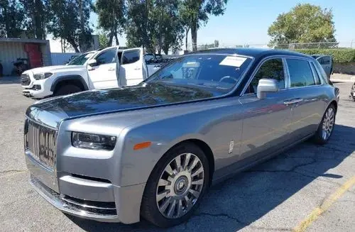 ROLLS-ROYCE Phantom 