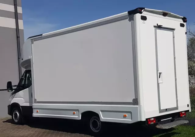 IVECO DAILY KONTENER NISKOPODŁOGOWY 4,43x2,23x2,42 SKLEP KAMPER FOODTRUCK BAR KLIMA KONIOWÓZ 