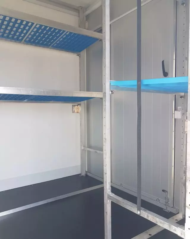 IVECO DAILY KONTENER NISKOPODŁOGOWY 4,43x2,23x2,42 SKLEP KAMPER FOODTRUCK BAR KLIMA KONIOWÓZ 