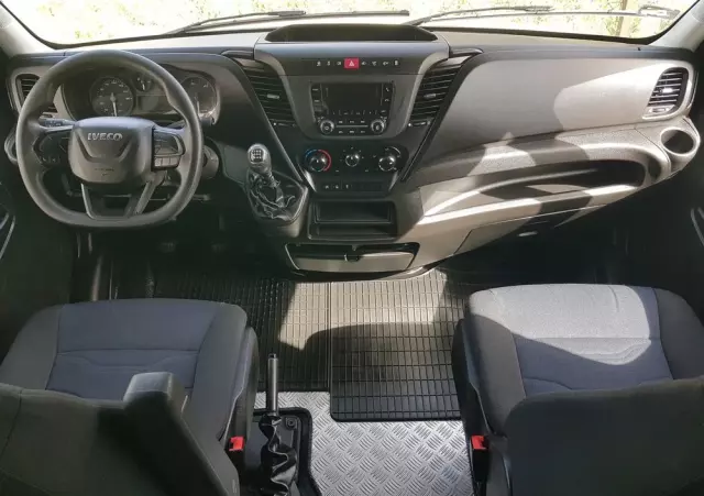 IVECO DAILY KONTENER NISKOPODŁOGOWY 4,43x2,23x2,42 SKLEP KAMPER FOODTRUCK BAR KLIMA KONIOWÓZ 