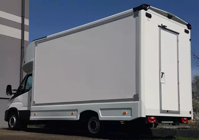 IVECO DAILY KONTENER NISKOPODŁOGOWY 4,43x2,23x2,42 SKLEP KAMPER FOODTRUCK BAR KLIMA KONIOWÓZ 