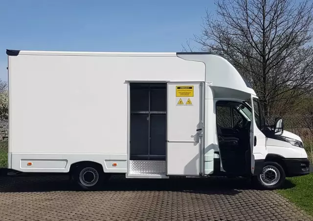 IVECO DAILY KONTENER NISKOPODŁOGOWY 4,43x2,23x2,42 SKLEP KAMPER FOODTRUCK BAR KLIMA KONIOWÓZ 