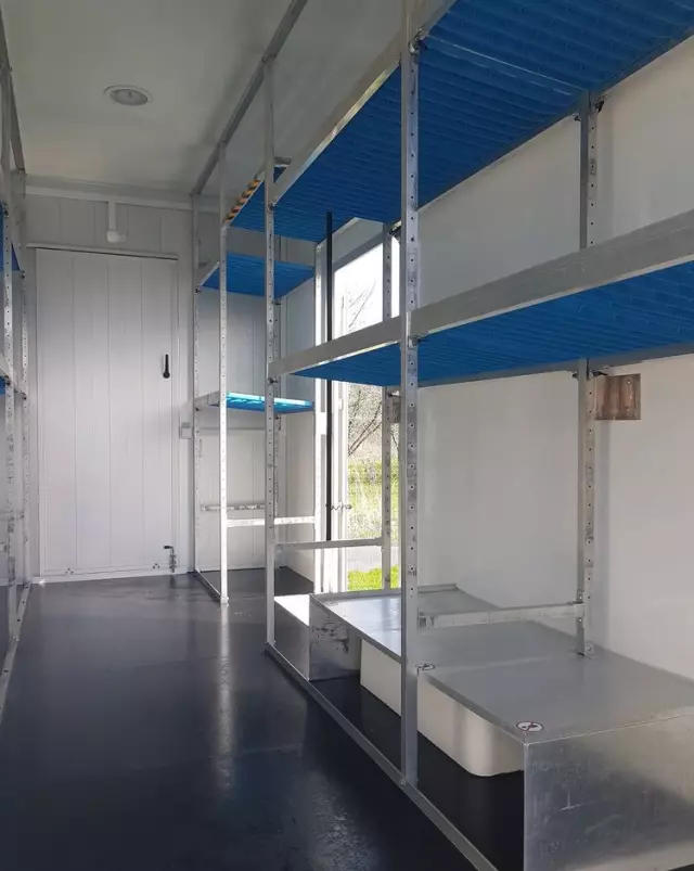 IVECO DAILY KONTENER NISKOPODŁOGOWY 4,43x2,23x2,42 SKLEP KAMPER FOODTRUCK BAR KLIMA KONIOWÓZ 