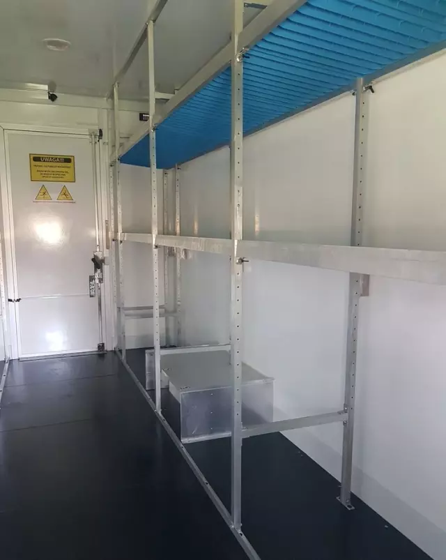 IVECO DAILY KONTENER NISKOPODŁOGOWY 4,43x2,23x2,42 SKLEP KAMPER FOODTRUCK BAR KLIMA KONIOWÓZ 