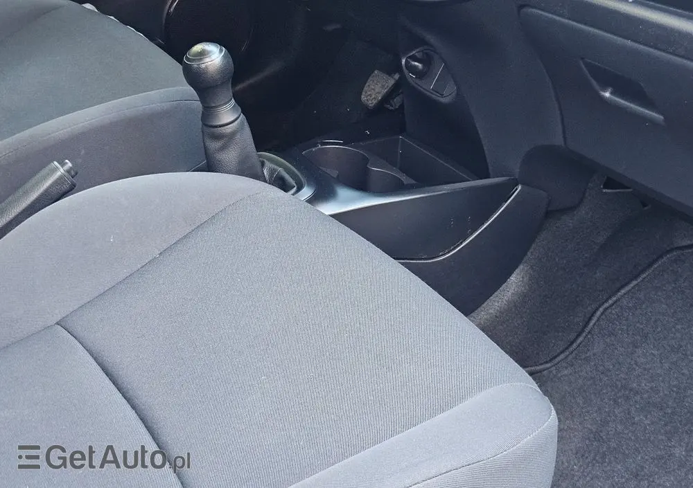 TOYOTA Yaris 1.0 Active