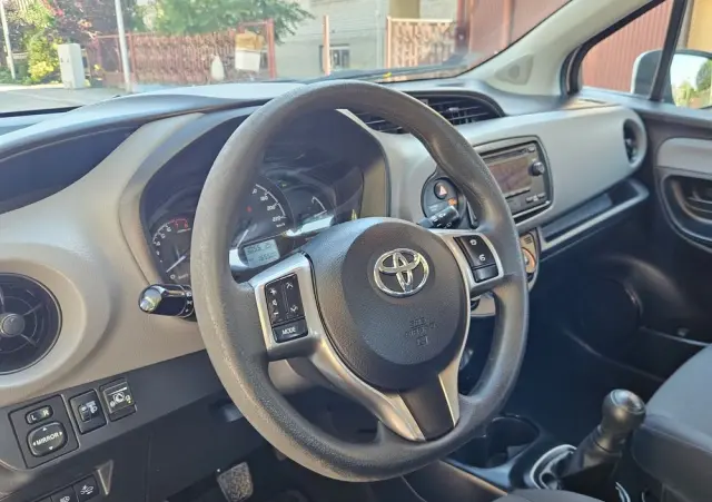 TOYOTA Yaris 1.0 Active