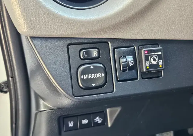 TOYOTA Yaris 1.0 Active