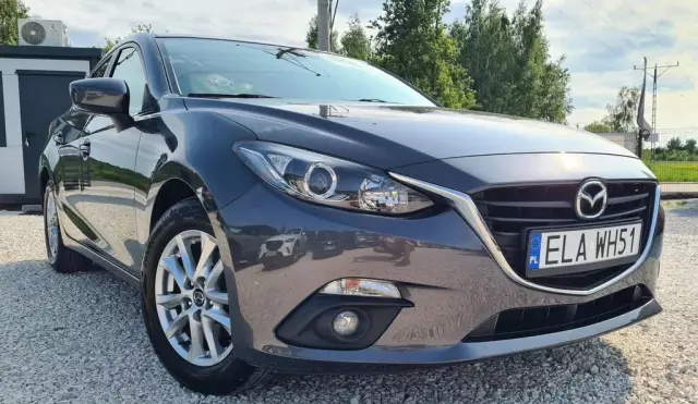 MAZDA 3 