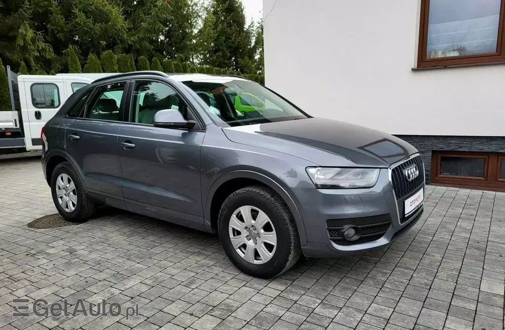 AUDI Q3 