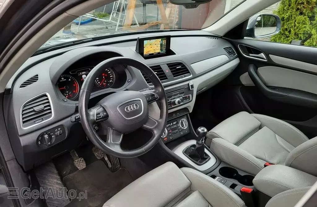 AUDI Q3 
