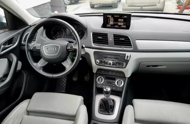 AUDI Q3 