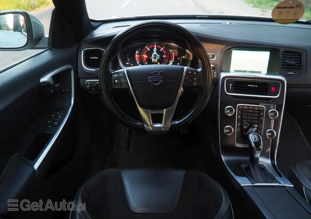 VOLVO V60 D3 Geartronic R-Design