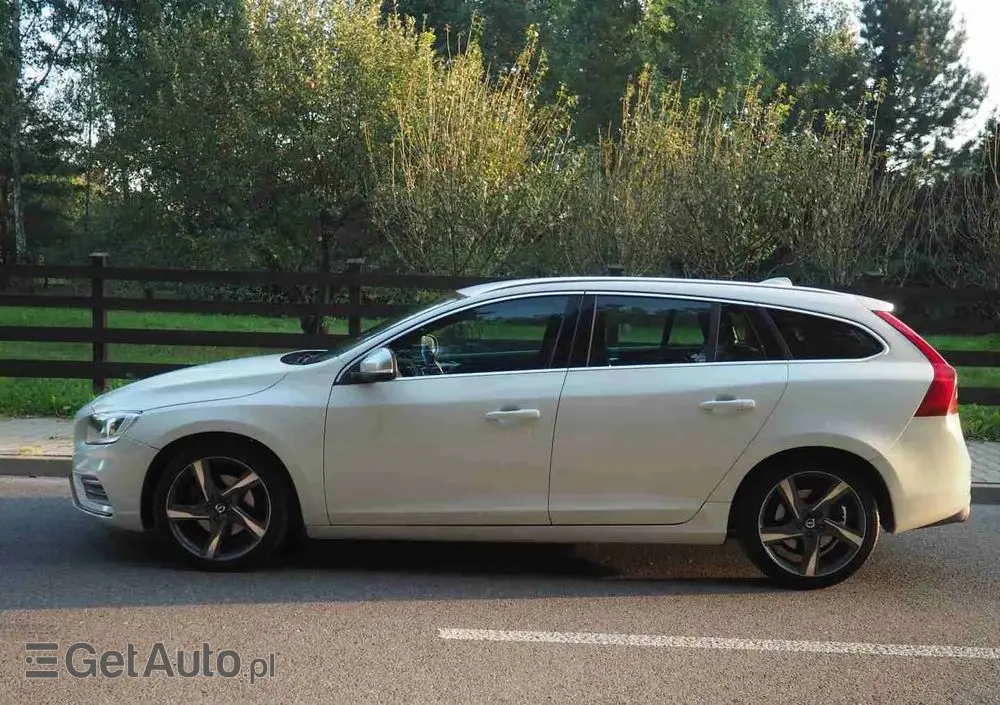 VOLVO V60 D3 Geartronic R-Design