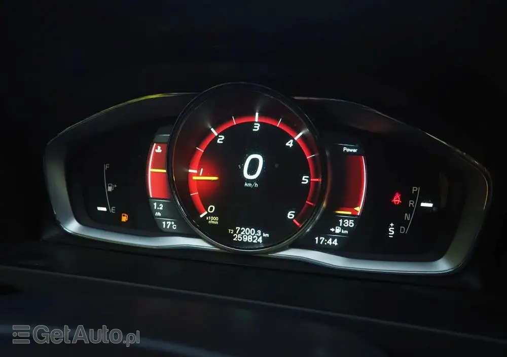 VOLVO V60 D3 Geartronic R-Design