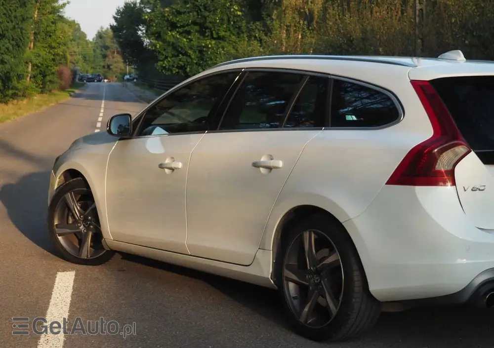 VOLVO V60 D3 Geartronic R-Design