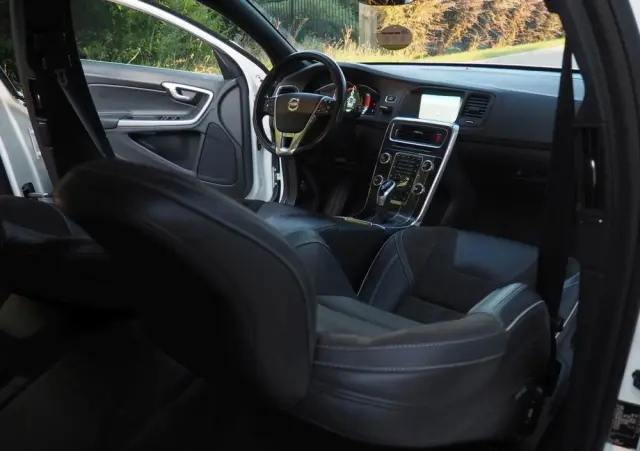 VOLVO V60 D3 Geartronic R-Design