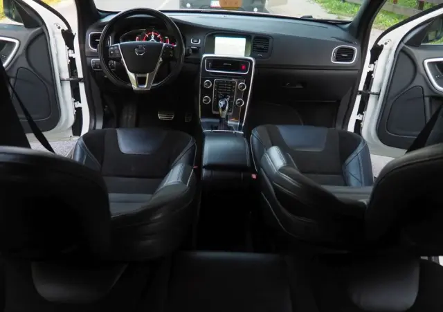 VOLVO V60 D3 Geartronic R-Design