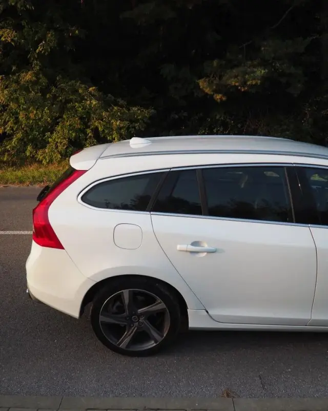 VOLVO V60 D3 Geartronic R-Design