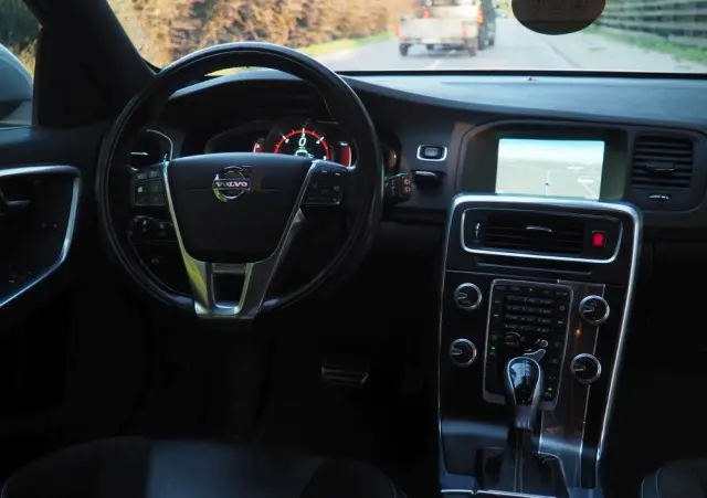 VOLVO V60 D3 Geartronic R-Design