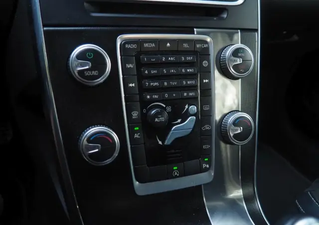 VOLVO V60 D3 Geartronic R-Design