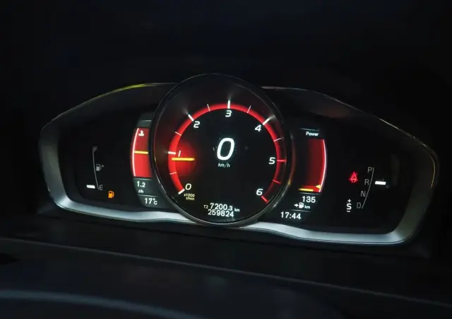 VOLVO V60 D3 Geartronic R-Design