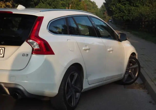 VOLVO V60 D3 Geartronic R-Design