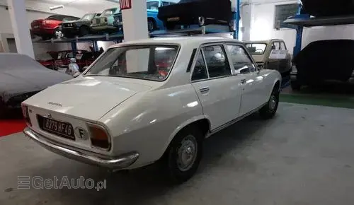 PEUGEOT 504 