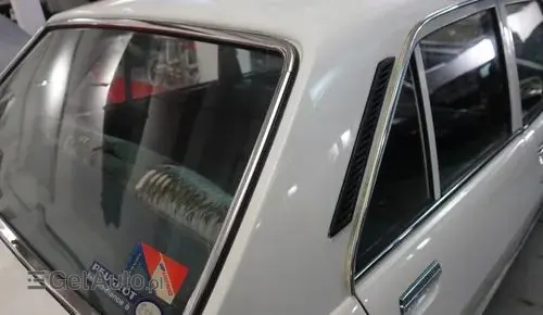 PEUGEOT 504 
