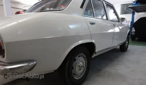 PEUGEOT 504 