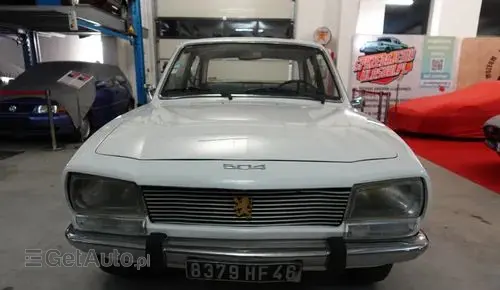 PEUGEOT 504 