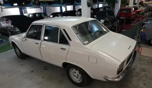 PEUGEOT 504 