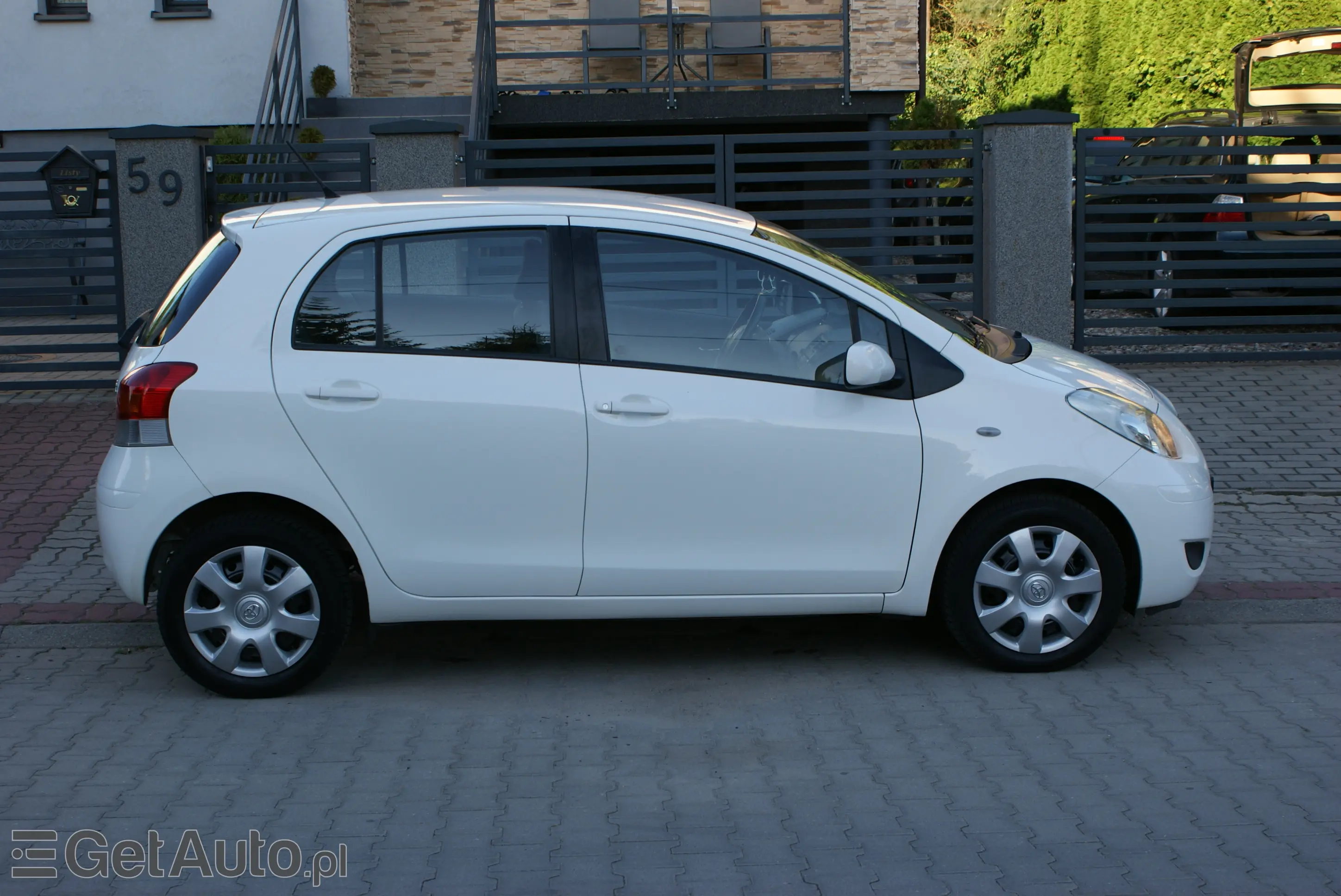 TOYOTA Yaris Luna